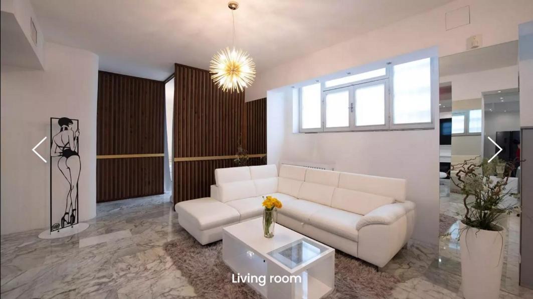 Whole 2 Bedrooms In *
